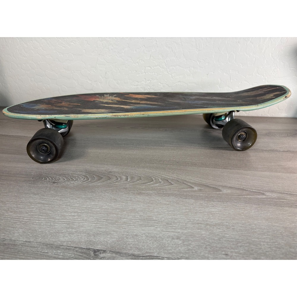 Globe Skateboards Cruiser Skateboard Teal Wood Deck Graphic‎ Print Wheels Slant